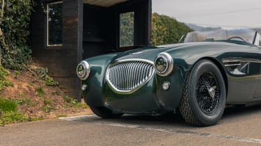Healey by Caton – nose