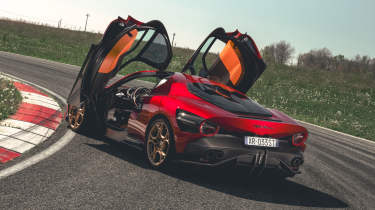 Alfa Romeo 33 Stradale – rear 