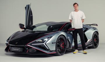 Lamborghini Revuelto SV