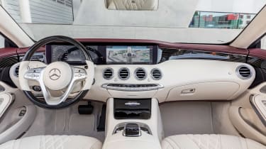 Mercedes S 560 cabriolet - interior