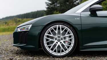 Audi R8 Spyder details