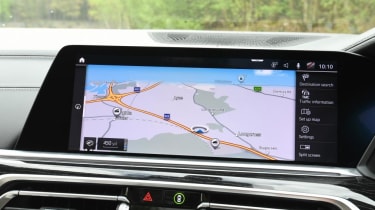 BMW X7 review - screen