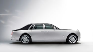 Rolls-Royce Phantom - side profile