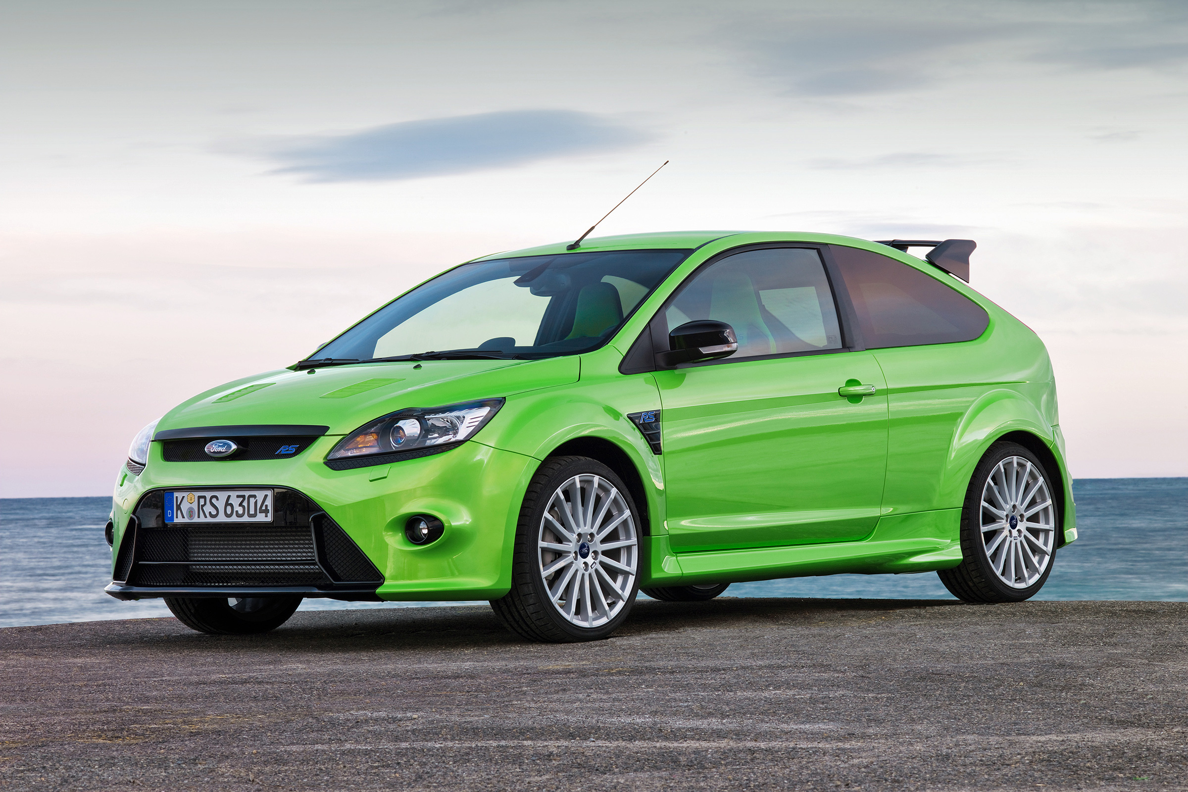 Ford Focus Rs Mk2 09 11 Review Specs And Buying Guide Evo