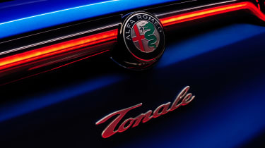 Alfa Romeo Tonale – rear badge