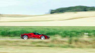 Ferrari SP3 Ionia – side