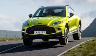 Aston Martin DBX707