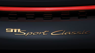Porsche 911 Sport Classic – studio rear badge