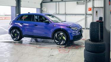 Abarth 600e front