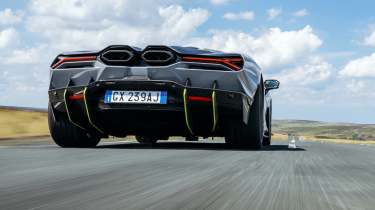 Lamborghini Revuelto