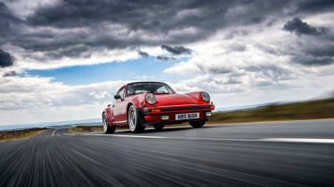 911 Turbos feature – 930 tracking