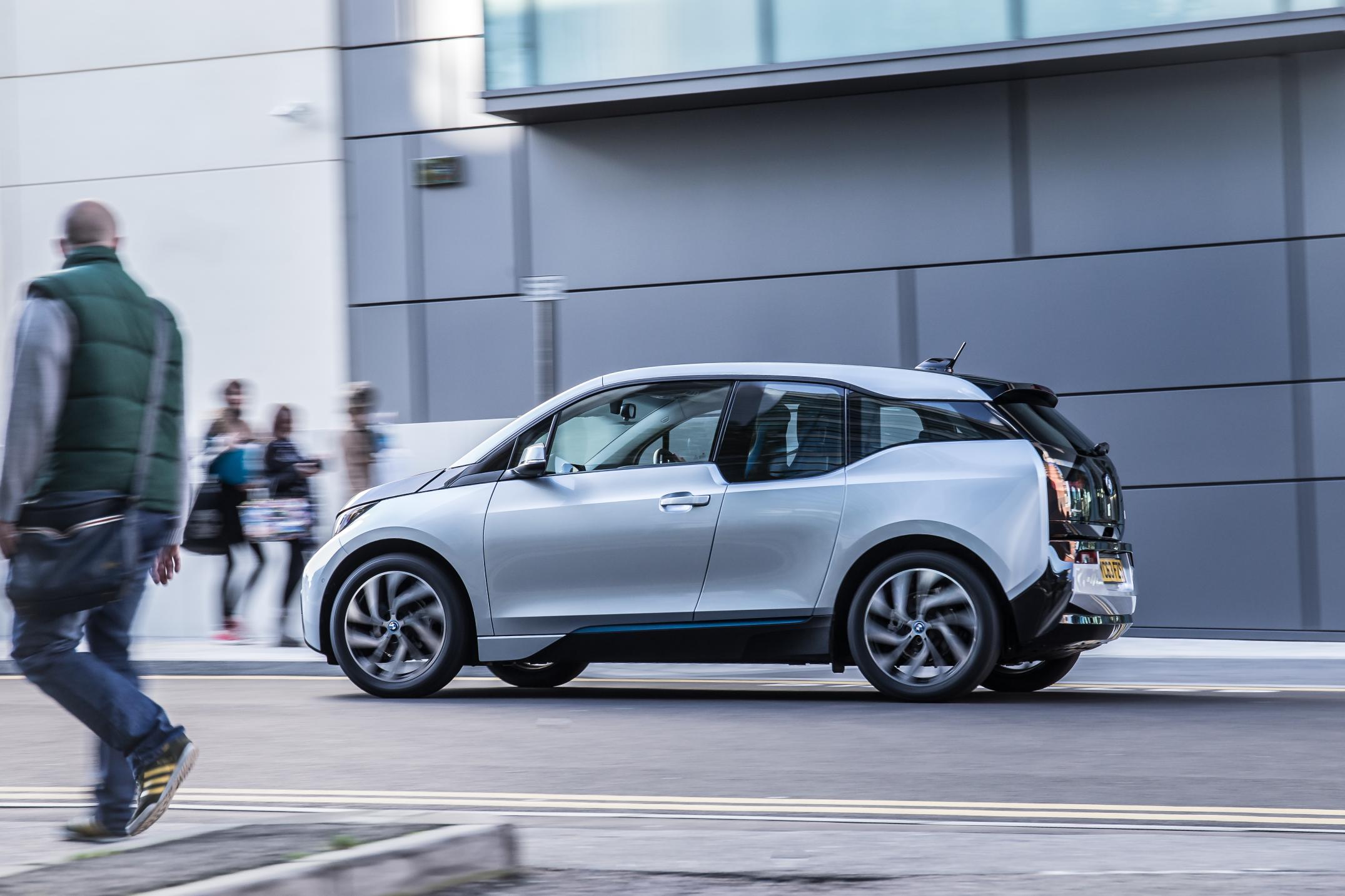 The All-Electric BMW i3 Hatchback: The Complete Guide For The UK - Ezoomed