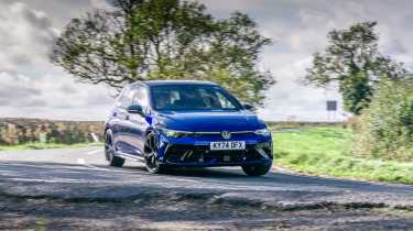 Volkswagen Golf GTI v Golf R 