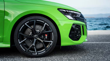 Audi RS3 2021 saloon – front wheels