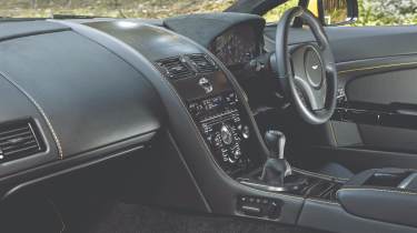 Aston Martin V8 Vantage interior