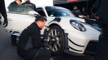 Manthey Porsche 911 GT3 RS Nurburgring lap