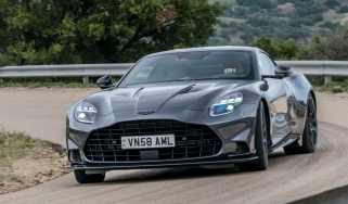 Aston Martin Vanquish – front