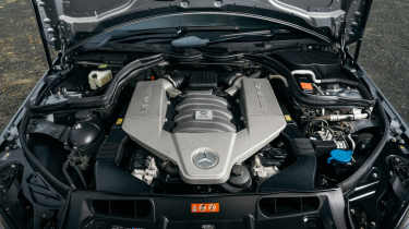 S204 Mercedes-Benz C63 AMG