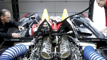 Audi R10 engine