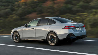 BMW 5-series – rear tracking