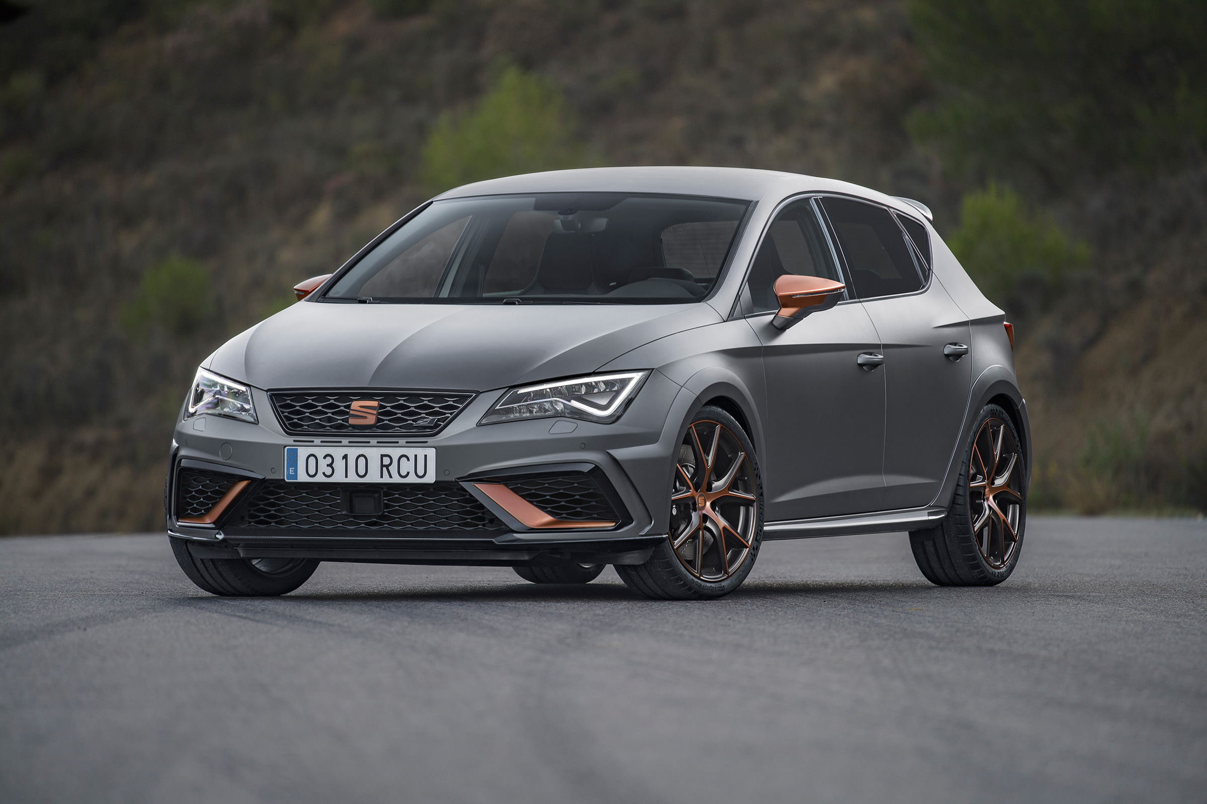 New SEAT Leon Cupra R 2018 review – is it really worth the money?