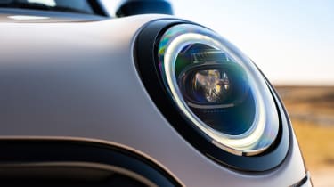 Mini Cooper S 2022 – headlights