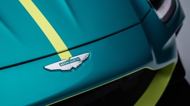Aston Martin Vantage GT4 – badge