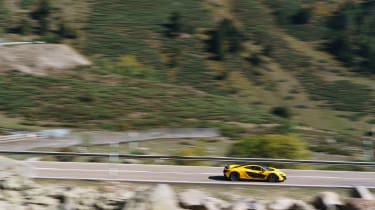 P1 in the Pyrenees – pan