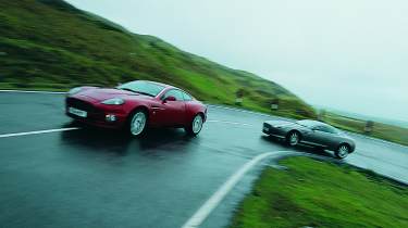 Aston Martin Vanquish – gen 1 v DB9