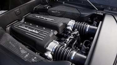Lamborghini LP550-2 engine