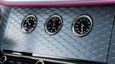 Bentley Continental GT – clocks