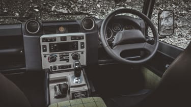 Land Rover Defender Islay Edition – dashboard