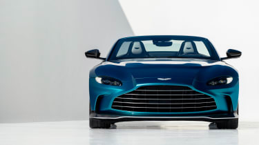 Aston Martin V12 Vantage Roadster – nose