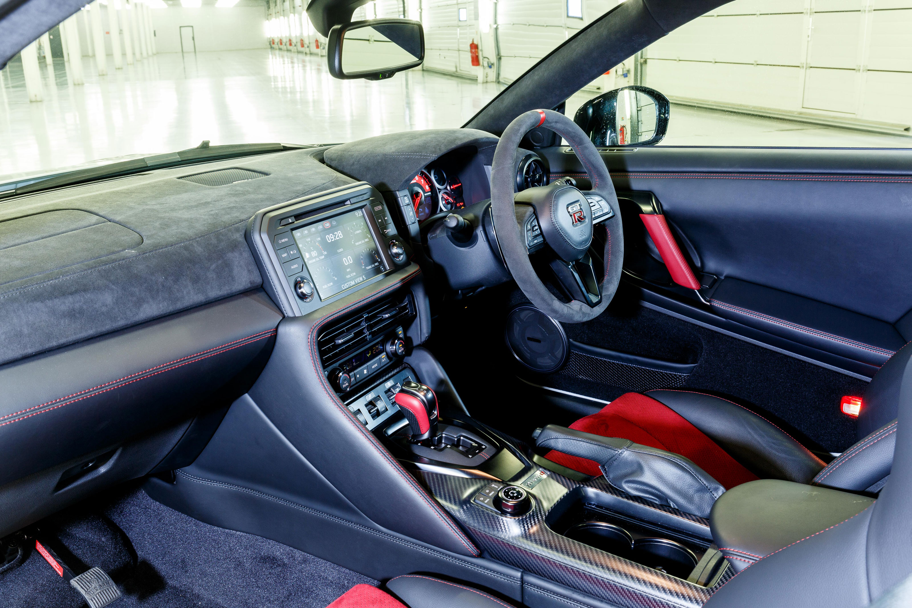 17 Nissan Gt R Nismo Review What S The New Extreme Gt R Like On Track Evo