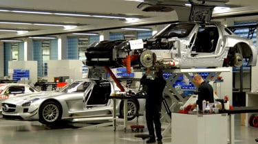Video: Mercedes SLS AMG GT3 production