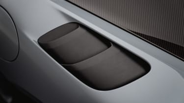 Porsche Cayman GT4 RS – dark front vents