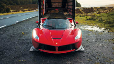 Ferrari Enzo v Ferrari LaFerrari