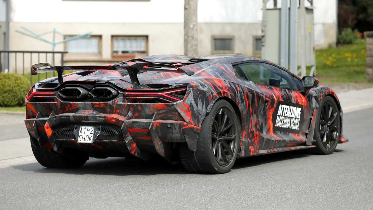 Lamborghini%20Revuelto%20SV%20spies.jpg