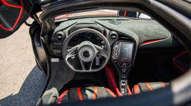 McLaren 720S - interior