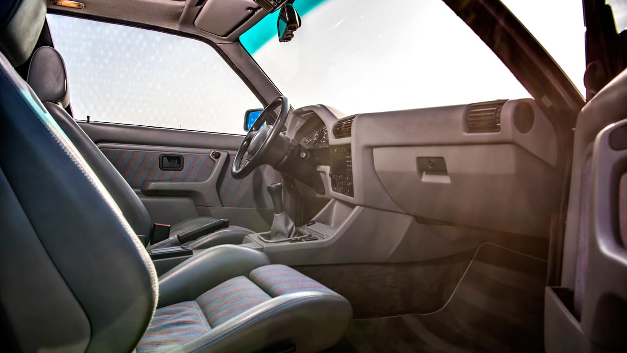 BMW-M_s_107_qupfrq.jpg