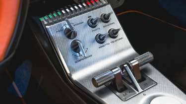 Alfa Romeo 33 Stradale – interior details
