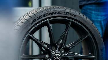 Falken Azenis RS820 