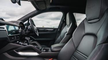 Porsche Cayenne Turbo - Interior