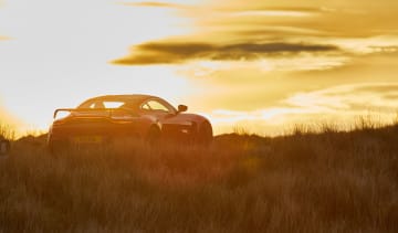 Aston Martin V12 Vantage MH – header