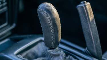 Toyota MR2 – gear stick