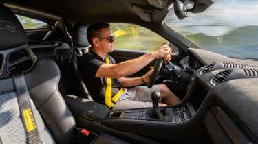 Porsche Cayman GT4 RS