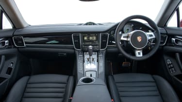 Porsche Panamera S E-Hybrid interior dashboard