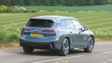 BMW iX 2025 – rear