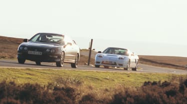 Honda NSX-R chasing Integra Type-R