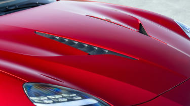 Aston Martin Vanquish – bonnet